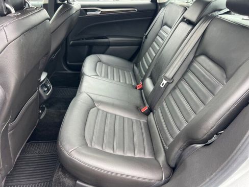 Used 2015 Ford Fusion Energi SE image 16