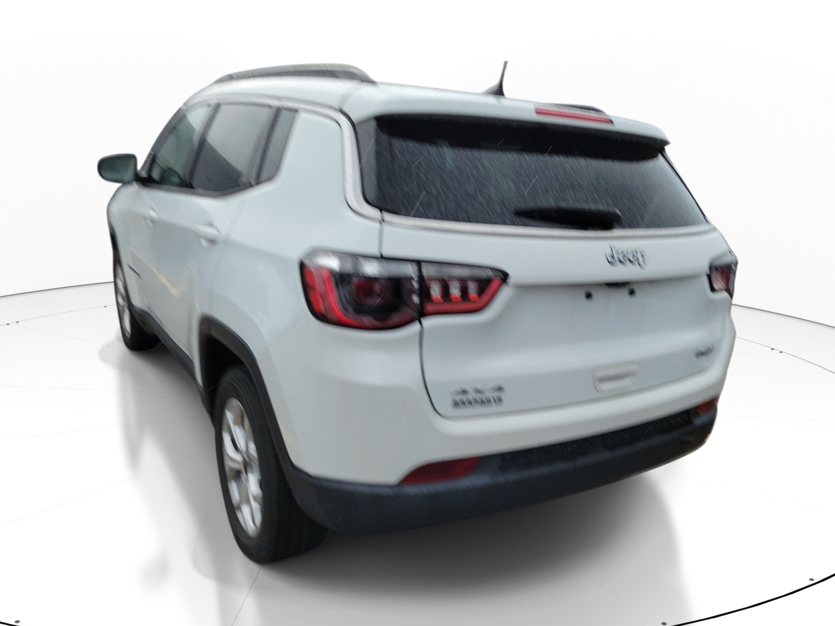 Used 2025 Jeep Compass Latitude AWD/4WD image 7