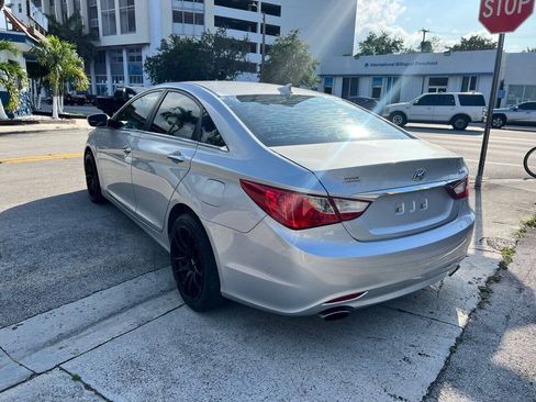 Used 2011 Hyundai Sonata SE w/ Navigation & Sunroof Pkg 4 FWD image 8