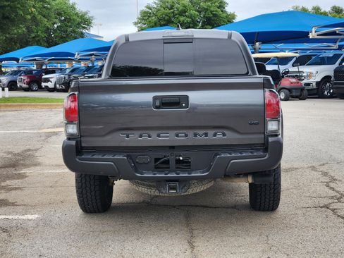 Used 2021 Toyota Tacoma TRD Off-Road AWD/4WD image 31