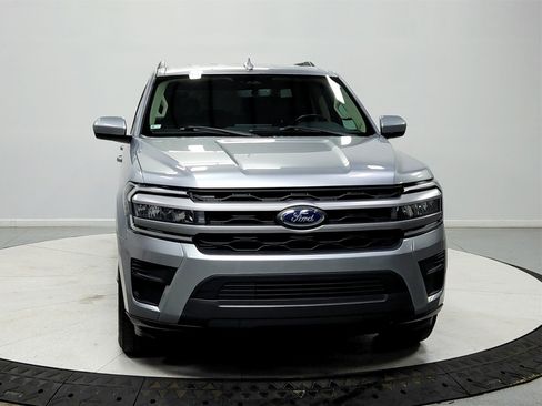 Used 2023 Ford Expedition Max XLT image 2