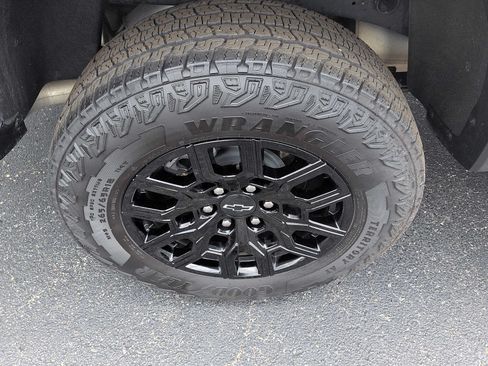 Used 2026 Chevrolet Colorado Trail Boss AWD/4WD image 9