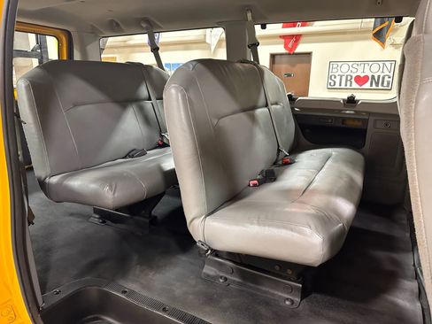 Used 2009 Ford E-150 and Econoline 150 Wagon image 29