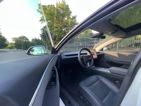 Used 2025 Tesla Model 3 RWD image 9