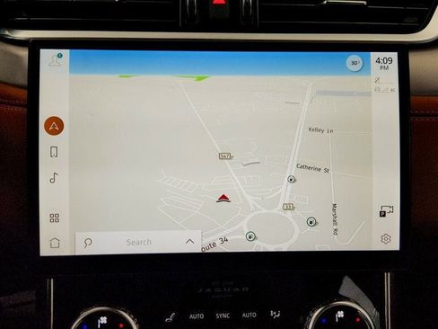 Used 2022 Jaguar XF R-Dynamic SE image 19