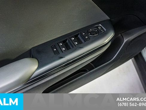 Used 2025 Kia K4 LXS image 46