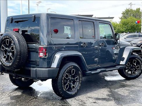 Used 2017 Jeep Wrangler Unlimited Sahara AWD/4WD image 12