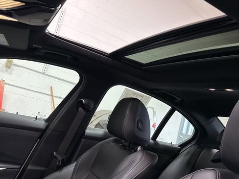 Used 2025 BMW 330i xDrive Sedan w/ Premium Package image 17