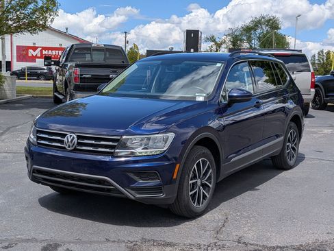 Used 2021 Volkswagen Tiguan SE w/ Panoramic Sunroof Package AWD/4WD image 10