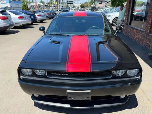 Used 2012 Dodge Challenger SXT RWD image 13