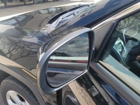 Used 2021 Jeep Compass Latitude w/ Sun and Sound Group image 10