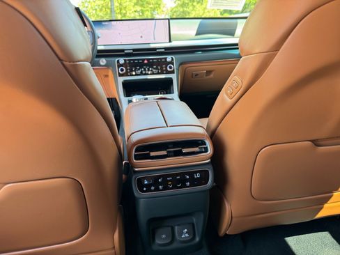 Used 2025 Genesis GV80 3.5T Prestige image 28