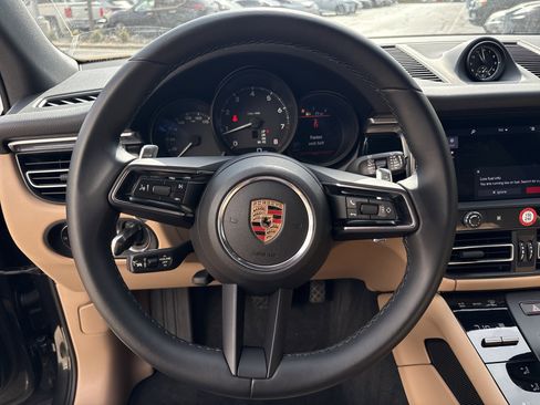 Used 2024 Porsche Macan image 18