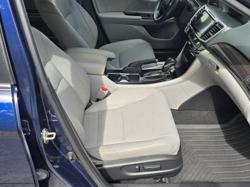 Used 2017 Honda Accord EX-L image 17