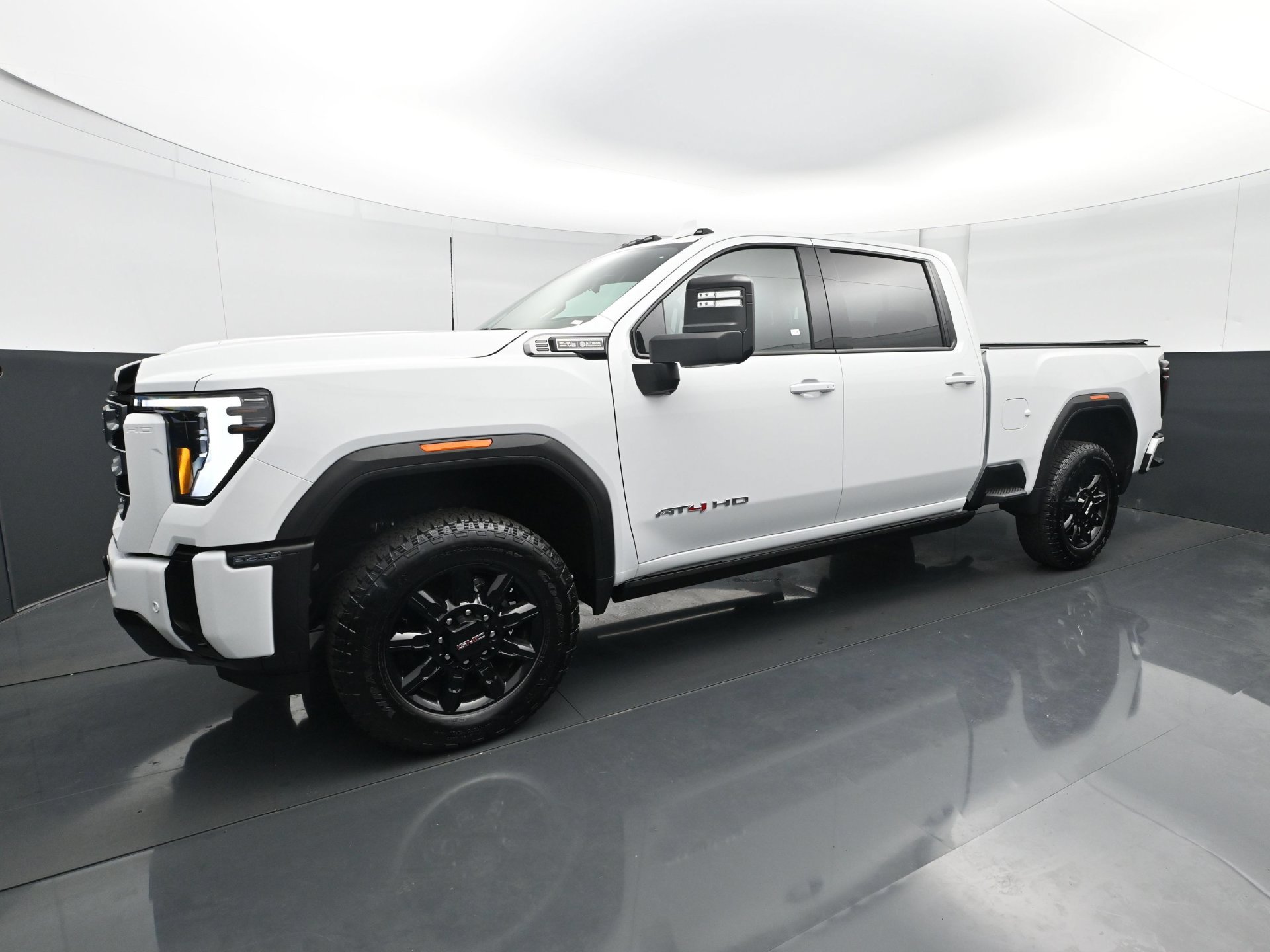 Used 2026 GMC Sierra 3500 AT4 w/ AT4 Premium Plus Package AWD/4WD image 2