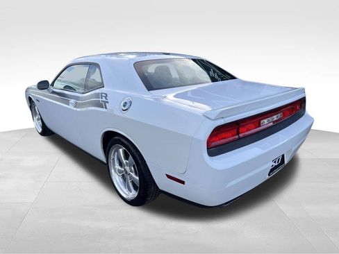Used 2012 Dodge Challenger R/T RWD image 3