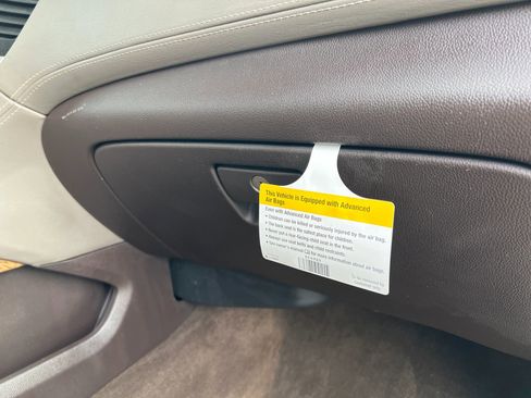 Used 2015 GMC Yukon Denali image 39