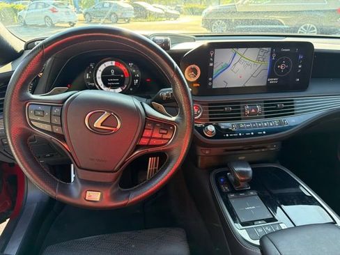 Used 2022 Lexus LS 500 F Sport w/ Accessory Package (Z2) AWD/4WD image 17