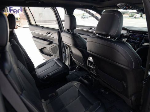 Used 2025 Jeep Grand Cherokee L Limited w/ Luxury Tech Group II AWD/4WD image 28