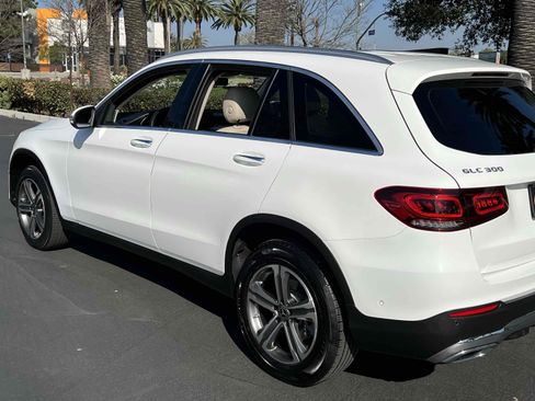 Used 2022 Mercedes-Benz GLC 300 w/ Premium Package Lite image 50