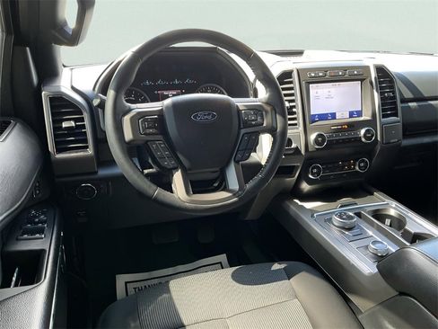 Used 2020 Ford Expedition XLT image 30