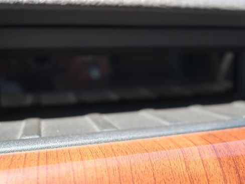 Used 2010 Ford F150 Lariat image 21