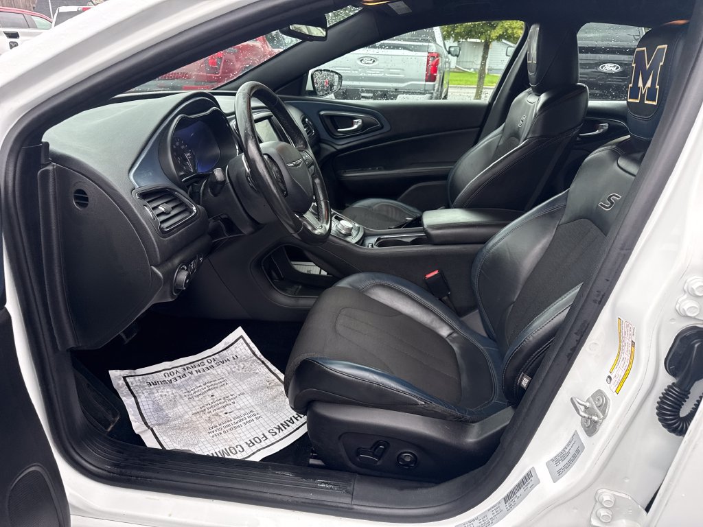 Used 2015 Chrysler 200 S w/ Comfort Group FWD image 16
