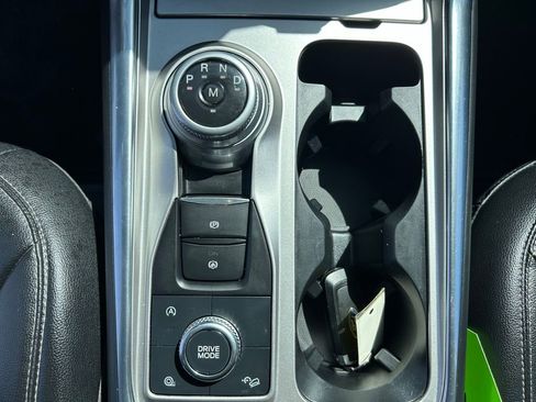 Used 2020 Ford Explorer XLT w/ Equipment Group 202A AWD/4WD image 15