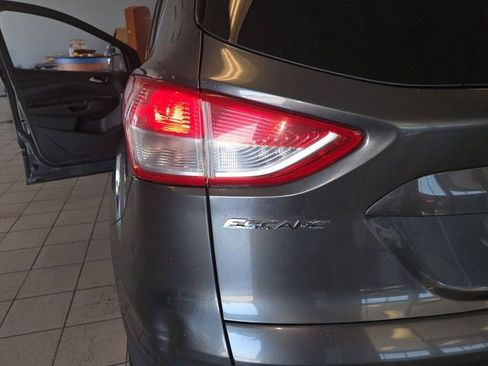 Used 2016 Ford Escape SE image 27