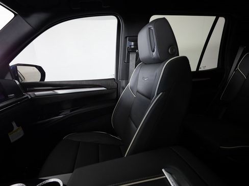 Used 2025 Cadillac Escalade Sport w/ Touring Package image 41