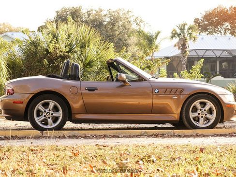 Used 2000 BMW Z3 2.5i image 9