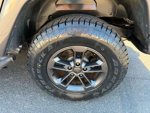 Used 2018 Jeep Wrangler Unlimited Sport image 12