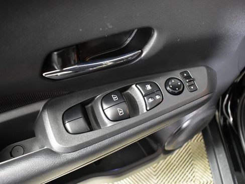 Used 2021 Nissan Kicks SV w/ Interior Electronics Package image 8