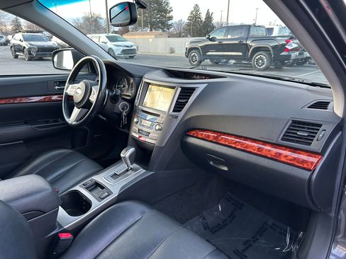 Used 2011 Subaru Outback 2.5i Limited image 27