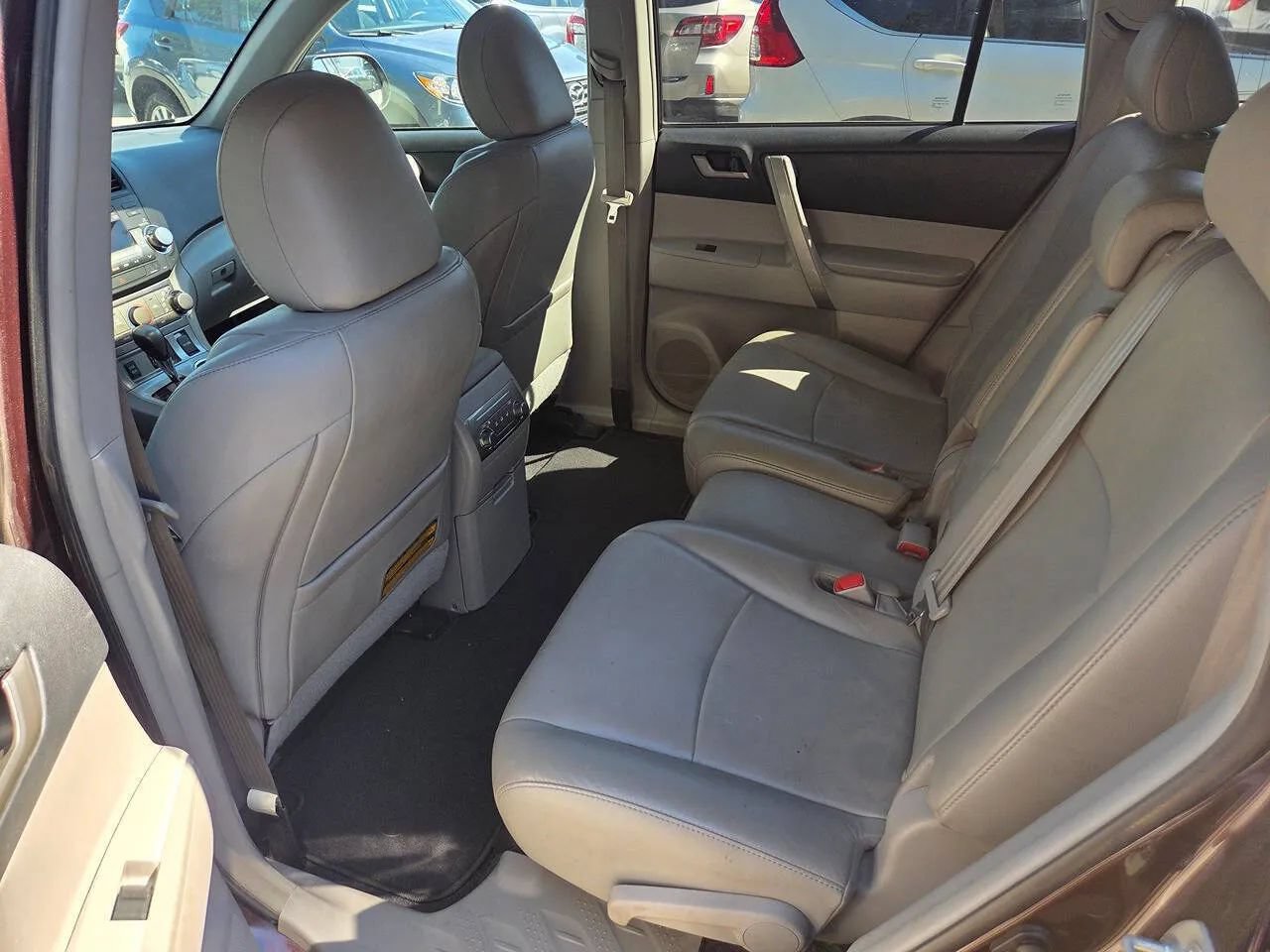 Used 2012 Toyota Highlander SE w/ Tow Pkg AWD/4WD image 42