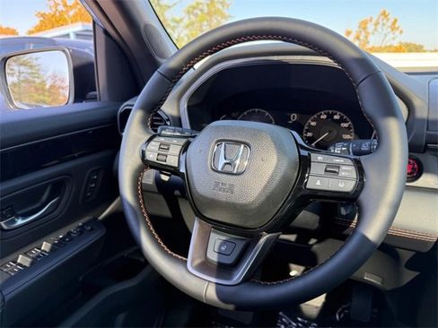 New 2025 Honda Pilot TrailSport image 9