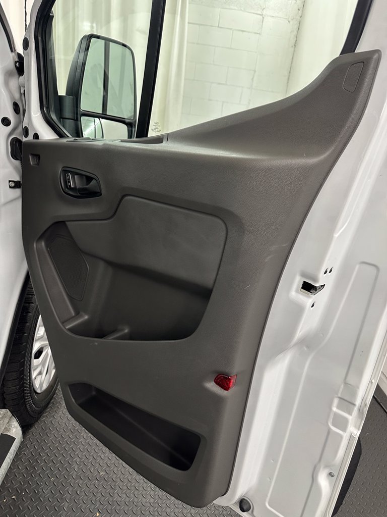Used 2025 Ford Transit 250 Low Roof w/ Exterior Upgrade Package RWD image 28