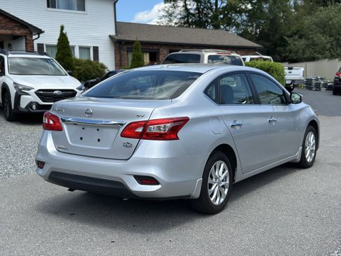 Used 2018 Nissan Sentra SV FWD image 3