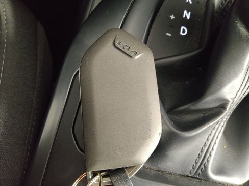 Used 2025 Kia K4 FWD image 32