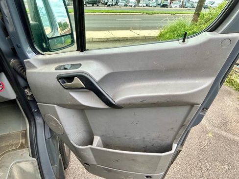 Used 2008 Dodge Sprinter 2500 image 12