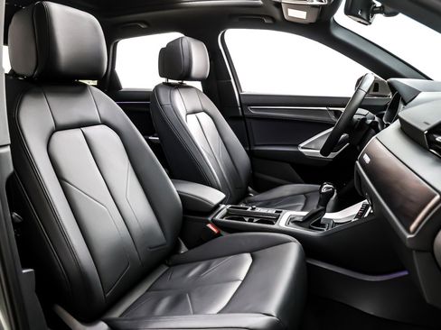 Used 2025 Audi Q3 2.0T Premium Plus w/ Premium Plus Package image 8