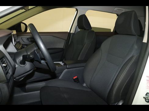 Used 2023 Nissan Rogue S FWD image 13