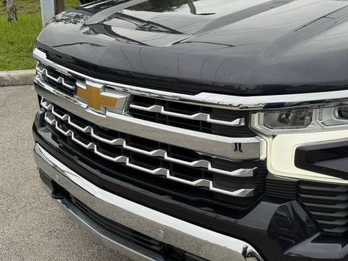 Used 2022 Chevrolet Silverado 1500 LTZ w/ Technology Package AWD/4WD image 6