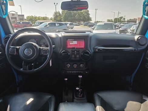 Used 2017 Jeep Wrangler Sahara AWD/4WD image 14