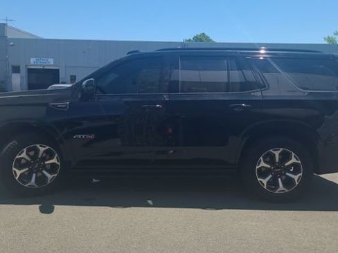 Certified 2025 GMC Yukon AT4 Ultimate AWD/4WD image 4