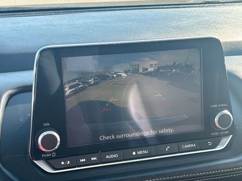 Used 2024 Nissan Rogue SV w/ SV Premium Package image 22