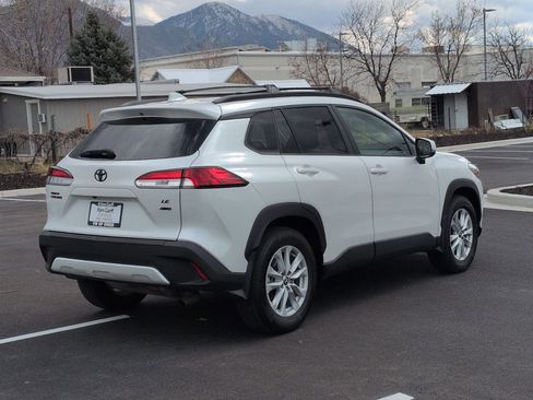 Used 2023 Toyota Corolla Cross LE w/ Moonroof Package image 3