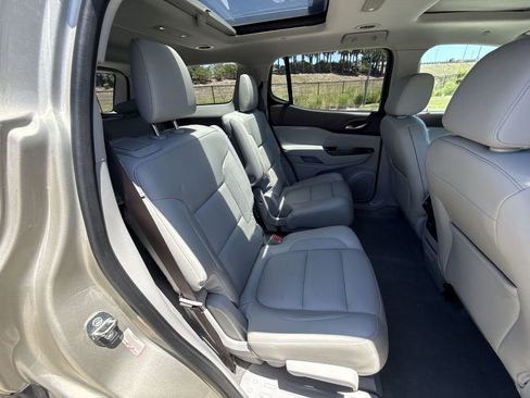 Used 2017 GMC Acadia SLT FWD image 17