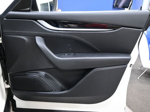 Used 2020 Maserati Levante S image 19