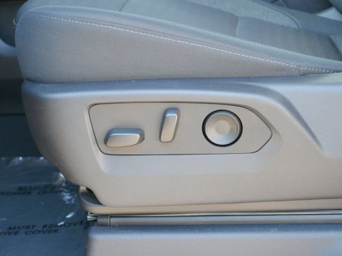 Certified 2025 Chevrolet Silverado 1500 RST AWD/4WD image 15